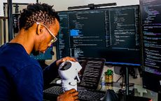 Article Image for Career Resilience in Automation Age  