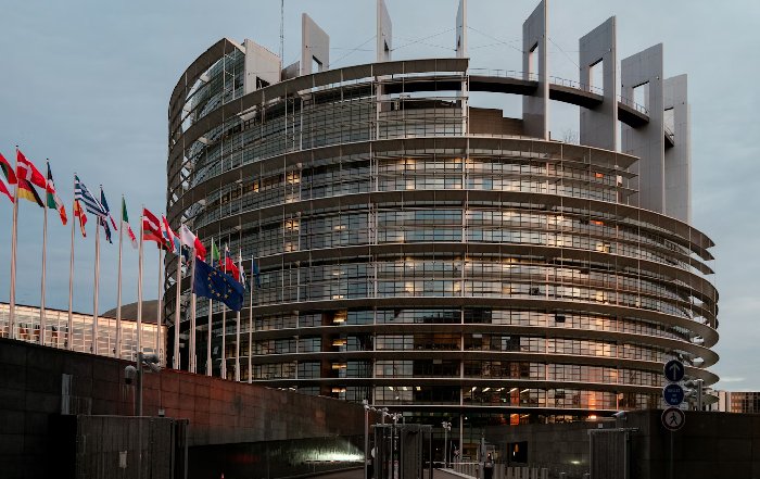 Article Image for Managing Cross-Border Teams in Europe  